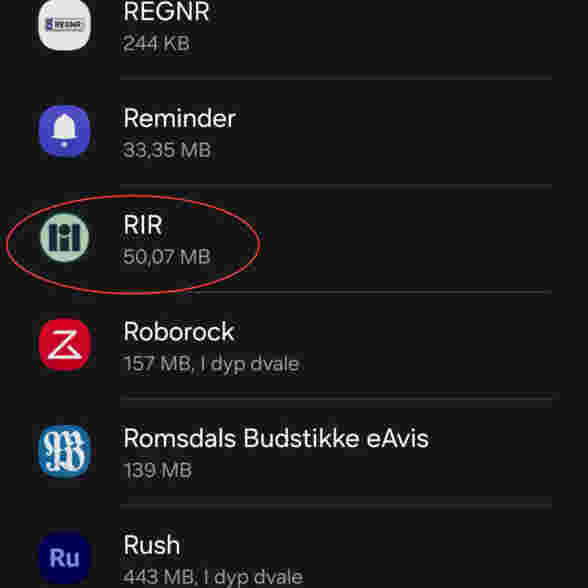 Skjermbilde som viser hvor du kan finne RIR-appen i listen over apper på en androidtelefon